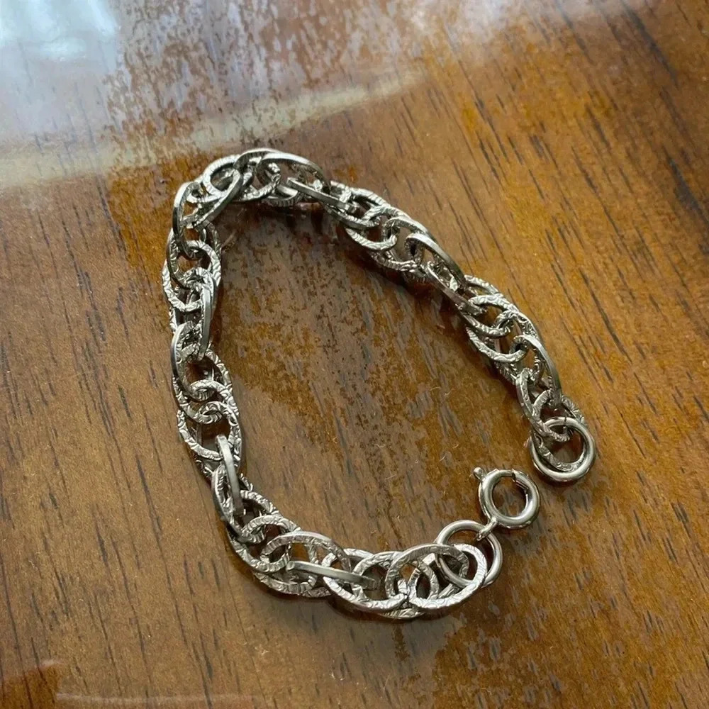 Vintage Rolling Twist Oval Fancy Rope Bracelet